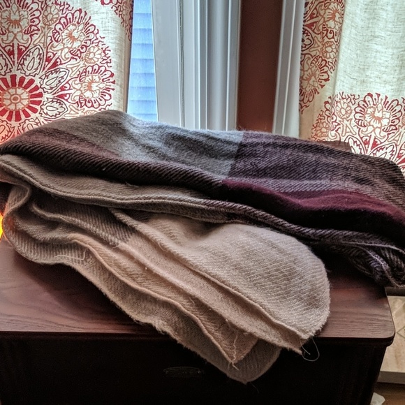 Cashmier scarf - Picture 1 of 1